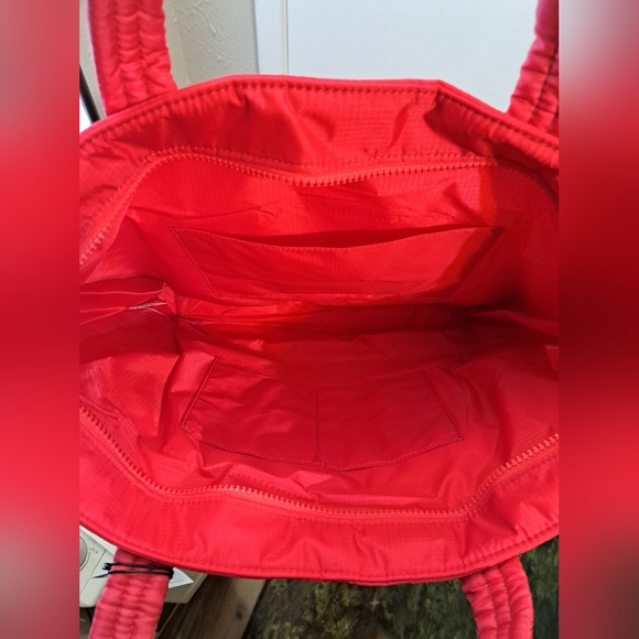 💜UGG Krystal Ombre Puffer Tote💜 - Picture 3 of 7